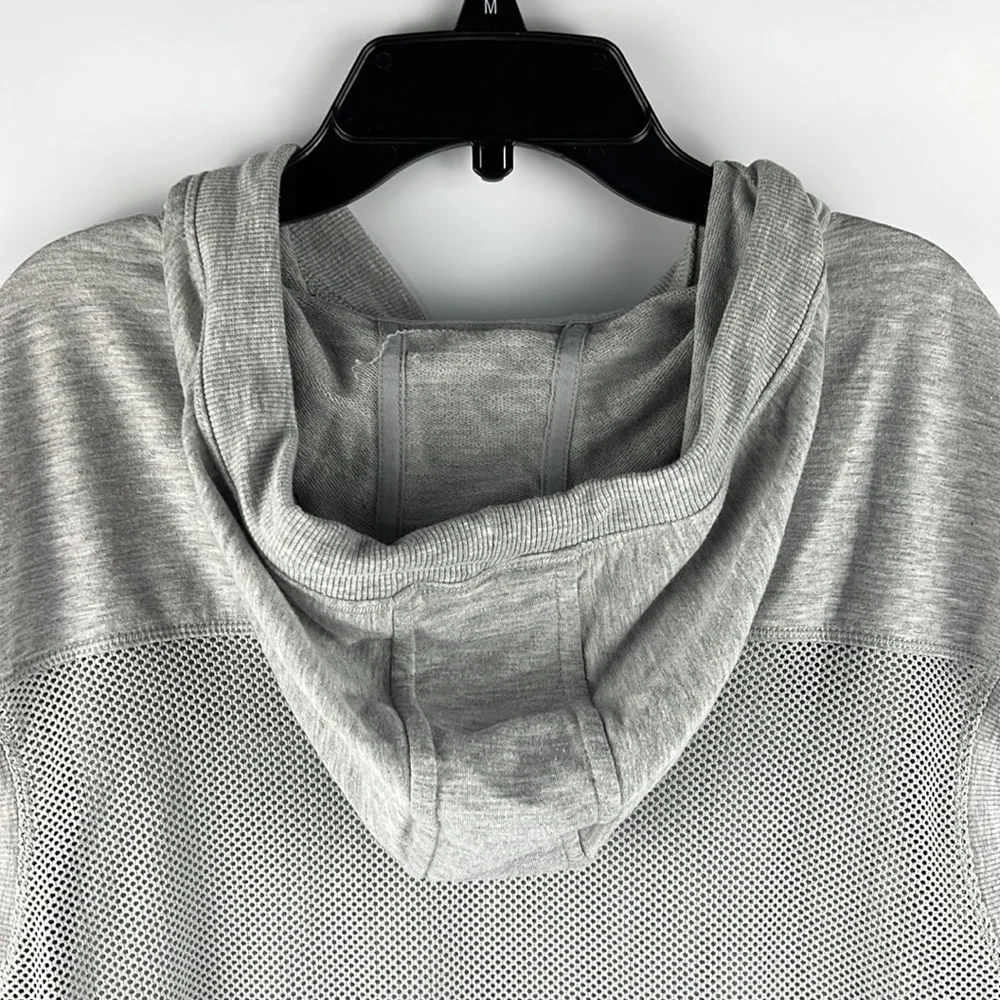 Yogalicious Hoodie Sz: Small - Picture 4 of 6